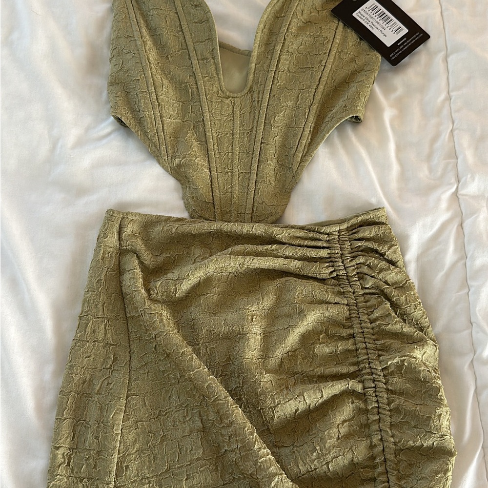 PrettyLittleThing Metallic Gold Textured Outfit